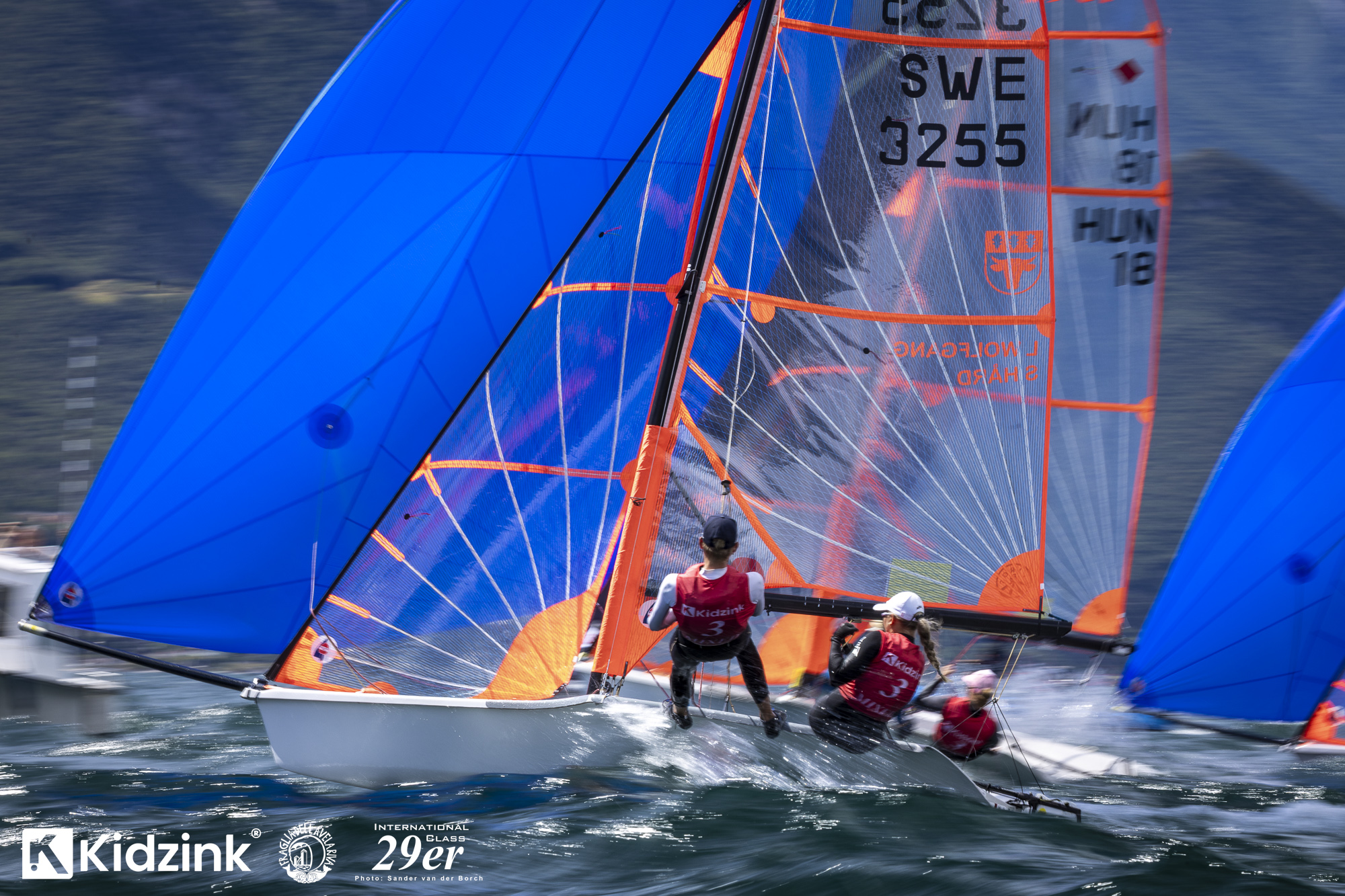 29er sur l'eau en régate